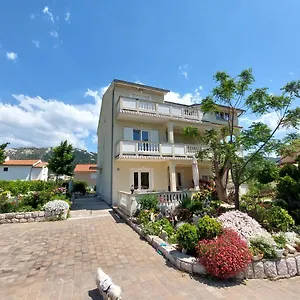 Appartamento Velinka, Mundanije