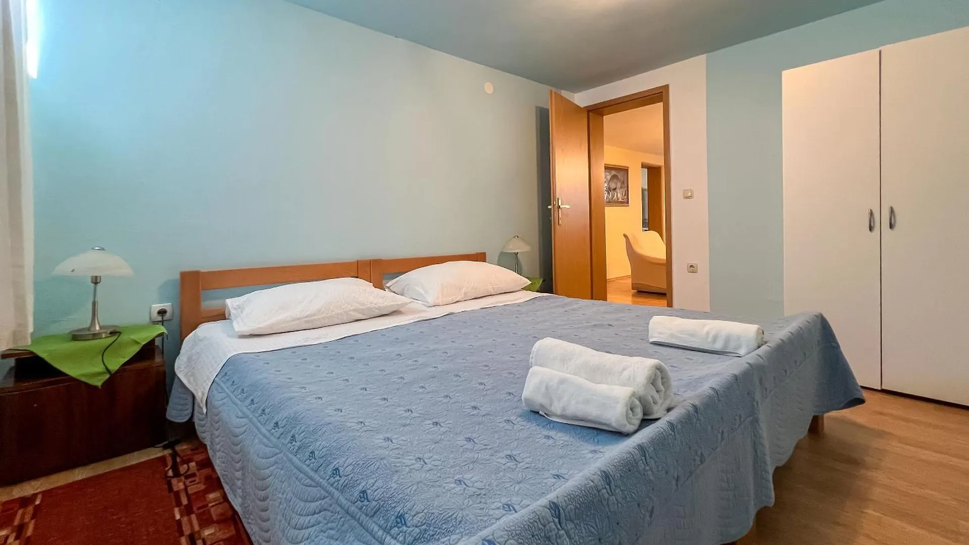 Apartments Franjo Mundanije