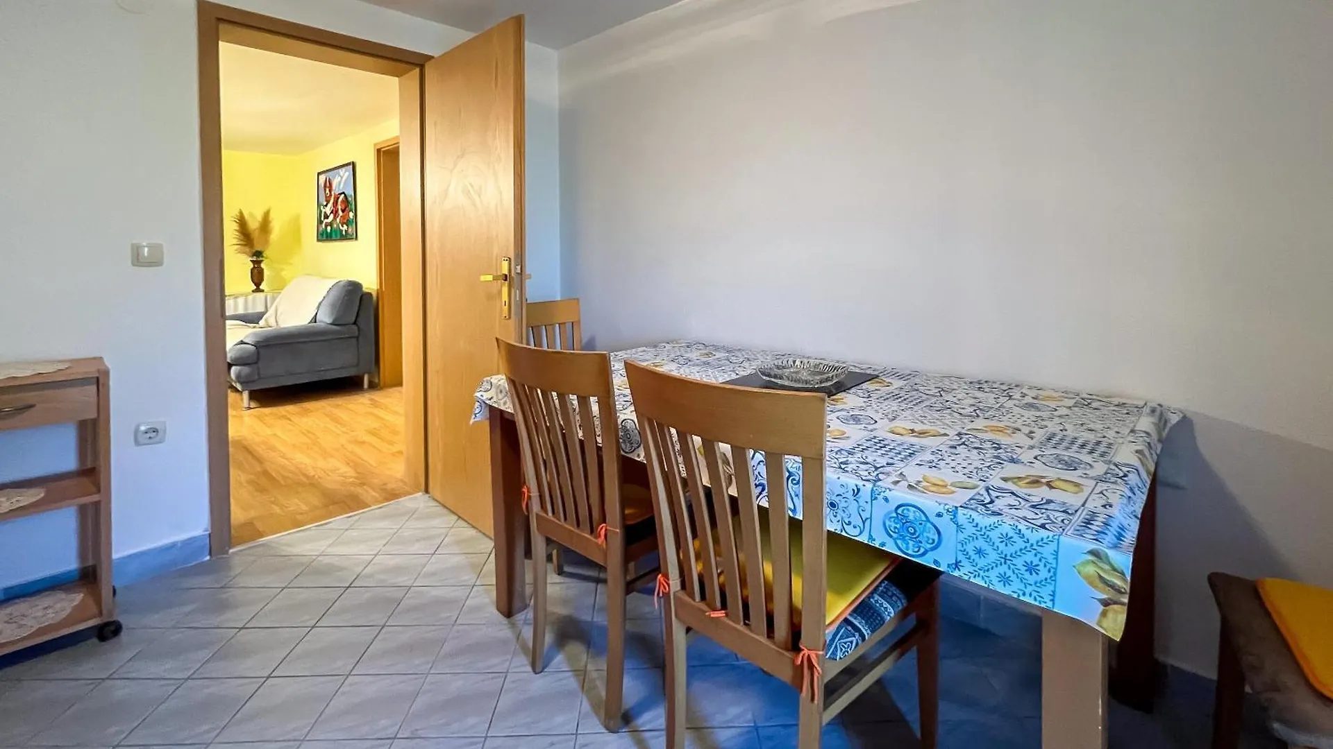 Apartments Franjo Mundanije