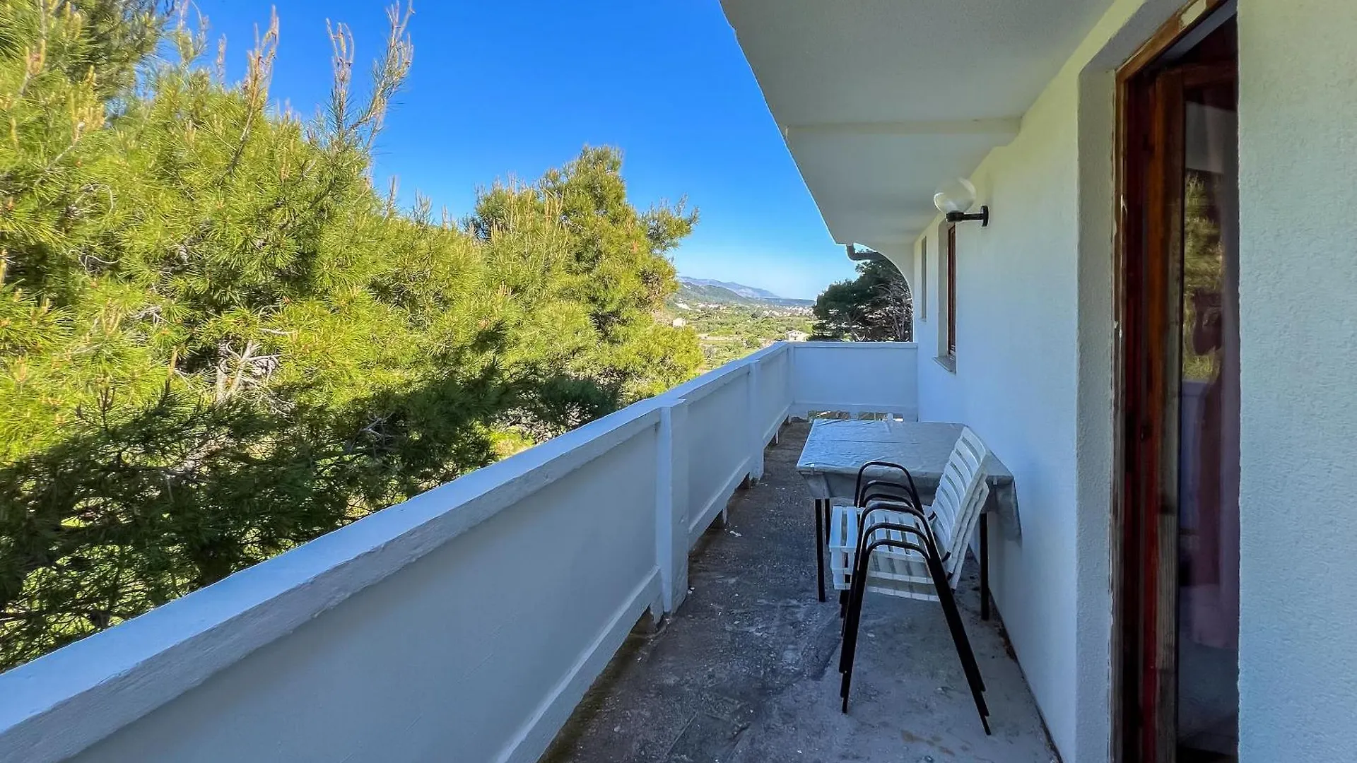 Apartments Franjo Mundanije